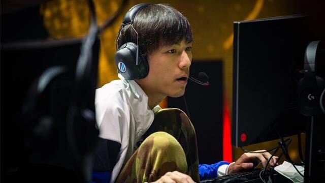 以费德勒为 以费德勒为