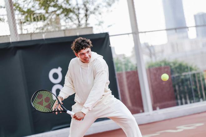 君品习酒持 君品习酒持