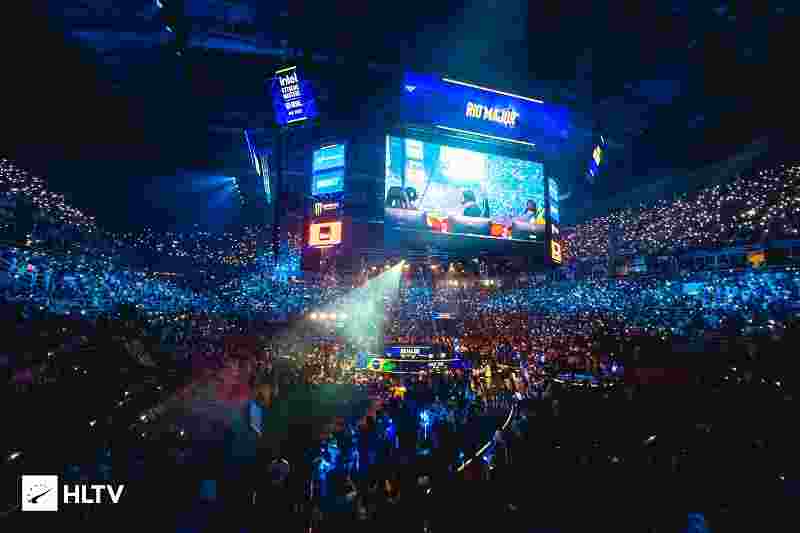 实则疏离 实则疏离