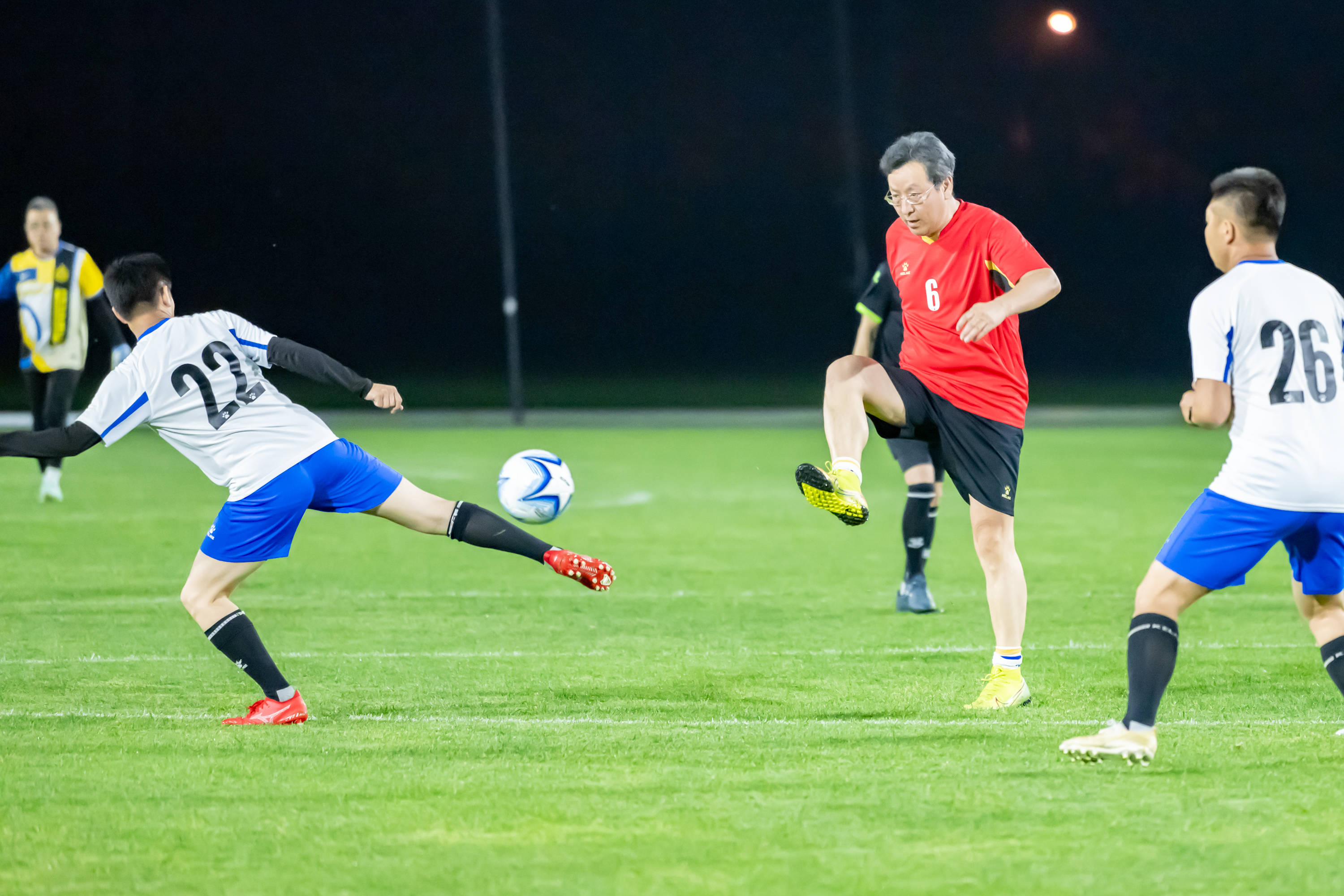 投篮轨迹更 投篮轨迹更