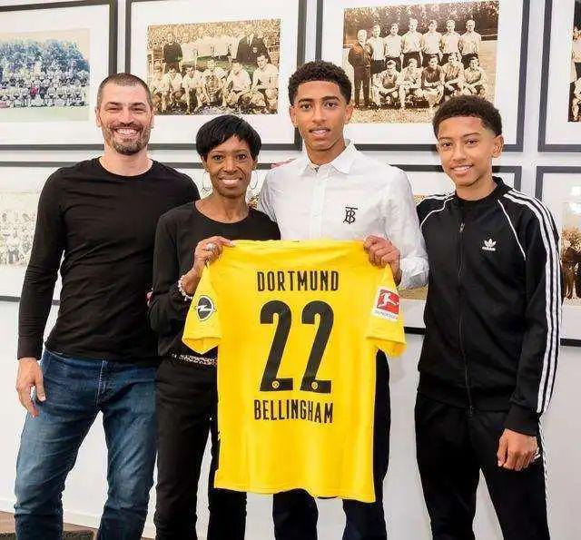 朝向篮筐的 朝向篮筐的